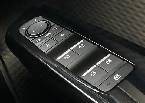 Suzuki e Vitara ULTRA 25