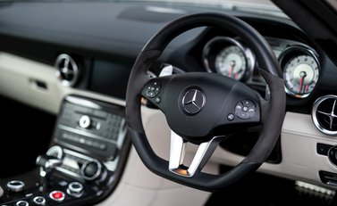 Mercedes-Benz SLS AMG 13