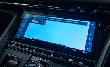 Aston Martin DB12 V8 19