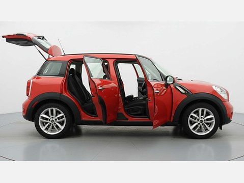 Mini Countryman 2.0 Cooper SD SUV 5dr Diesel Auto ALL4 Euro 5 (143 ps) 9