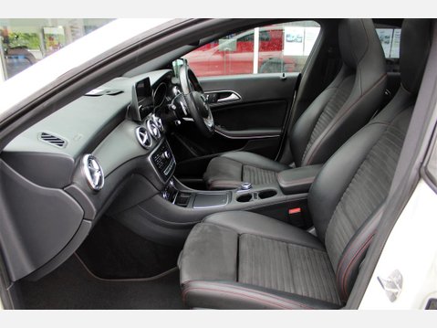 Mercedes-Benz CLA Class CLA 200 AMG LINE NIGHT EDITION PLUS 10