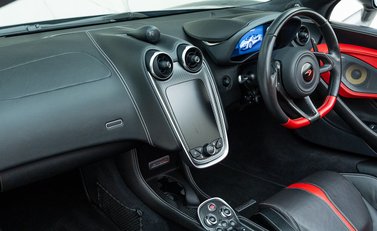 McLaren 570S Spider 24