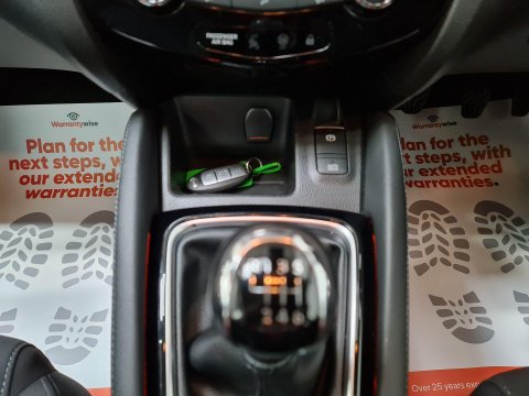 Nissan Qashqai 1.6 DIG-T N-Connecta Euro 6 (s/s) 5dr 22
