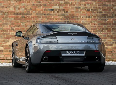 Aston Martin V12 Vantage S 3