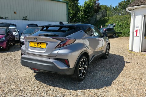 Toyota C-HR DYNAMIC.. 9 MAIN DEALER SERVICES.. STUNNING EXAMPLE 10