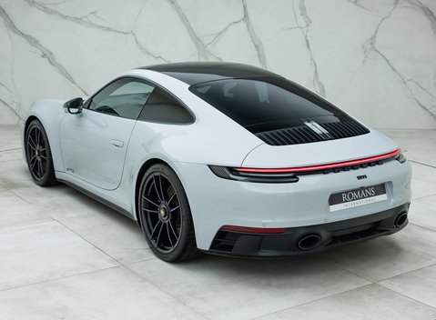 Porsche 911 Carrera GTS (992) 9
