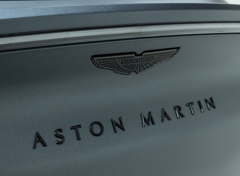 Aston Martin DBX 707 37