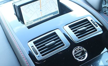 Aston Martin V12 Vantage 12