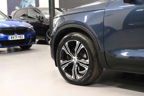 Volvo XC40 2.0 XC40 Inscription Pro B4 MHEV Auto 5dr 25