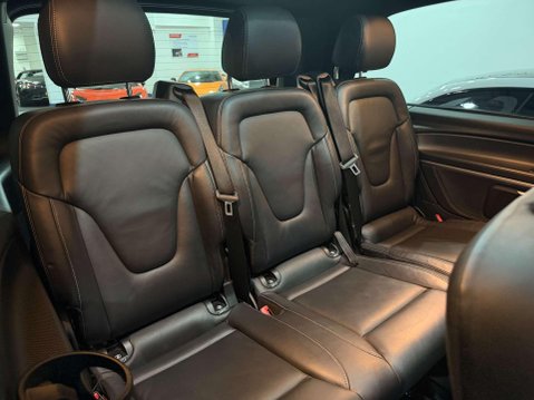 Mercedes-Benz V Class 2.0 V300d AMG Line MPV 5dr Diesel G-Tronic+ Euro 6 (s/s) LWB (239 ps) 36