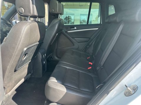 Volkswagen Tiguan 2.0 Tiguan R-Line TDI BlueMotion Technology 4Motion Semi-Auto 4WD 5dr 18