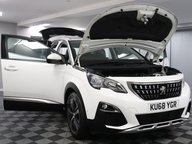 Peugeot 3008 S/S ALLURE 15