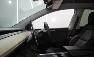Tesla Model Y PERFORMANCE AWD Full Self Driving AutoPark & Summon GROK AI One Owner VAT Q 13