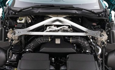 Aston Martin Vantage F1 Edition Roadster 34