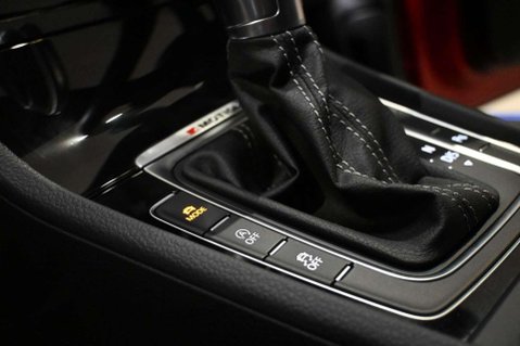 Volkswagen Golf R TSI 4MOTION DSG 35