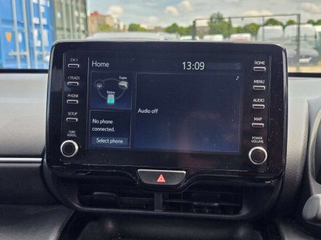 Toyota Yaris Cross 1.5 VVT-h Design SUV 5dr Petrol Hybrid E-CVT Euro 6 (s/s) (116 ps) 38