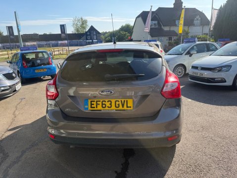 Ford Focus 1.6 TDCi Titanium X Euro 5 (s/s) 5dr 9