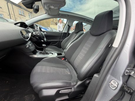 Peugeot 308 PURETECH S/S ALLURE 18