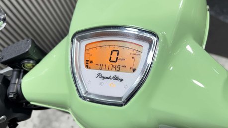 Royal Alloy GT 2020 ONLY 1K 1 OWNER SCOOTER LONG MOT MODERN RETRO 125CC 32