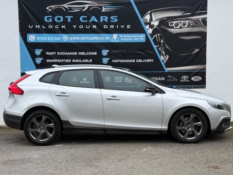 Volvo V40 2.0 D2 Lux Euro 6 (s/s) 5dr 4