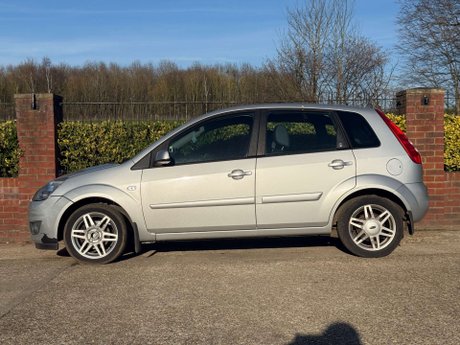 Ford Fiesta 1.4 Fiesta Ghia 5dr 7