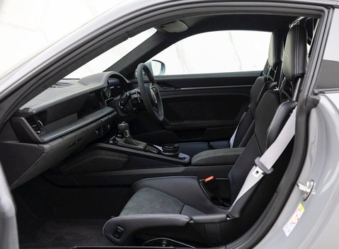 Porsche 911 (992) GT3 13