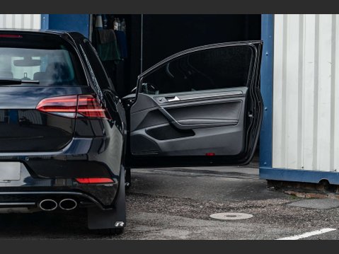 Volkswagen Golf 2.0 Golf R TSi Semi-Auto 4WD 3dr 8