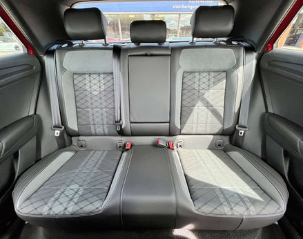 Volkswagen T-Roc 1.5 T-Roc R-Line TSI Semi-Auto 5dr 64