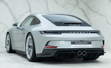 Porsche 911 GT3 Touring (992) 6