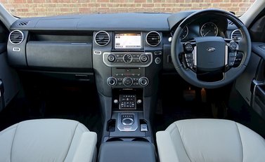 Land Rover Discovery 3.0 SDV6 28