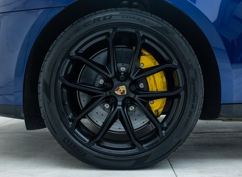 Porsche Macan GTS 33