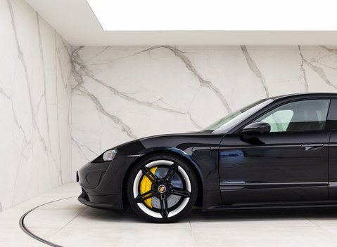 Porsche Taycan Turbo S 33