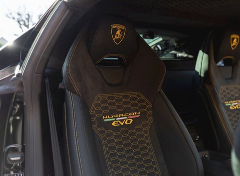 Lamborghini Huracan LP640-4 EVO 13