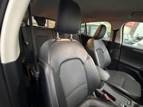 Ford Focus TITANIUM X 26