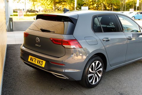 Volkswagen Golf ACTIVE TSI 7