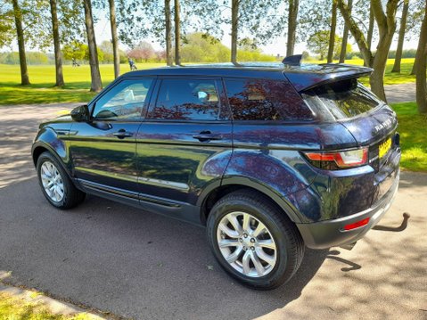 Land Rover Range Rover Evoque 2.0 eD4 SE Tech FWD Euro 6 (s/s) 5dr 9