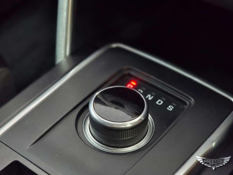 Land Rover Discovery Sport 2.0 TD4 SE Tech Auto 4WD Euro 6 (s/s) 5dr 26