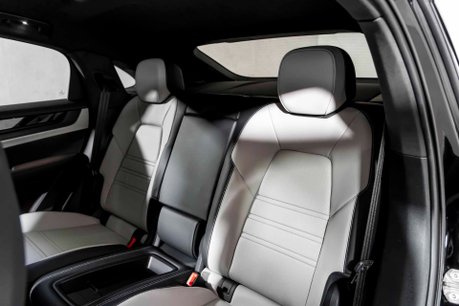 Porsche Cayenne GTS. WARRANTY. HUD. PANORAMIC ROOF. COMFORT ACCESS. BOSE. S/CHRONO. 24