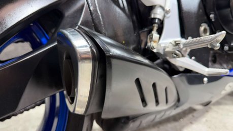 Suzuki GSX-R GSXR600 2008 K7 ONLY 14K NEW MOT 600CC SUPER SPORT 19