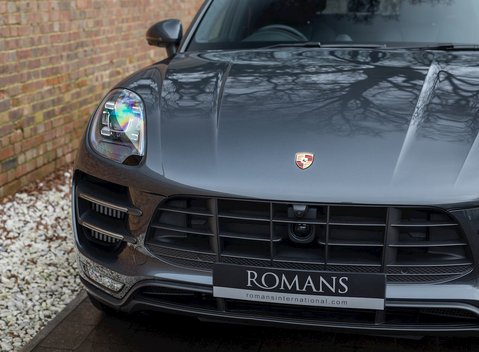 Porsche Macan Turbo 24