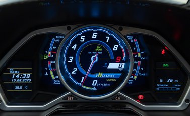 Lamborghini Aventador LP 700-4 ROADSTER 22