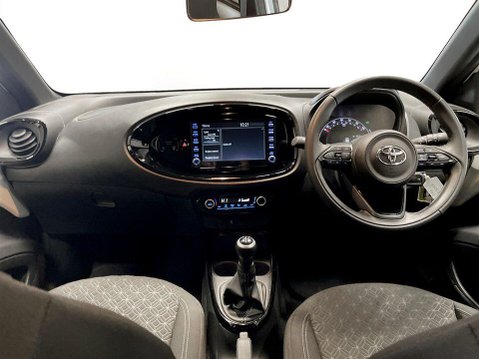 Toyota Aygo X 1.0 VVT-i Edge Hatchback 5dr Petrol Manual Euro 6 (s/s) (72 ps) DAB Radio - 19