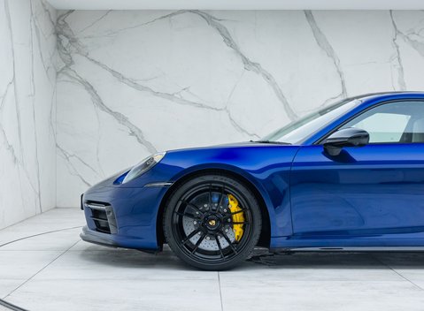 Porsche 911 Carrera GTS (992) 33