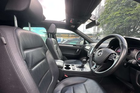 Volkswagen Touareg 3.0 TDI V6 BlueMotion Tech R-Line SUV 5dr Diesel Tiptronic 4WD Euro 6 (s/s) 16