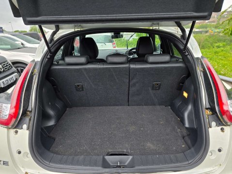 Nissan Juke 1.6 Juke Tekna 5dr 8