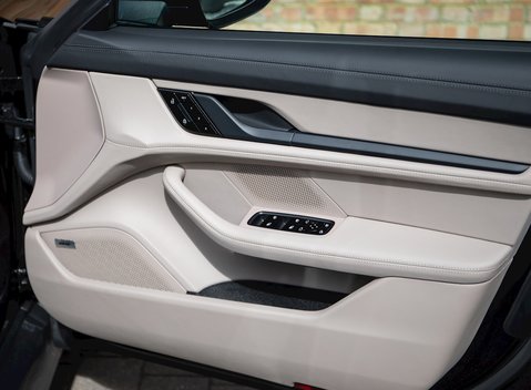 Porsche Taycan Turbo 23