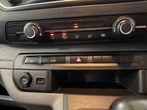 Vauxhall Vivaro 1.5 Vivaro F2700 Dynamic S/S 13