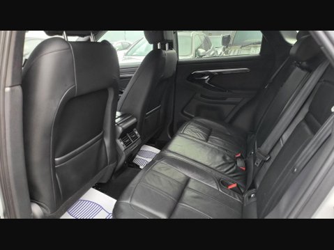 Land Rover Range Rover Evoque R-DYNAMIC S MHEV 19