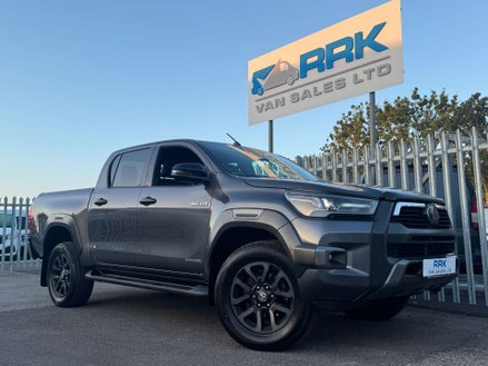 Toyota Hilux 2.8 D-4D Invincible X Pickup Double Cab 4dr Diesel Auto 4WD Euro 6 (s/s) (2