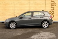 Volkswagen Golf LIFE TSI 9